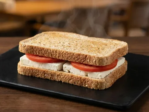 Kepekli Tost (Beyaz Peynirli & Domatesli)