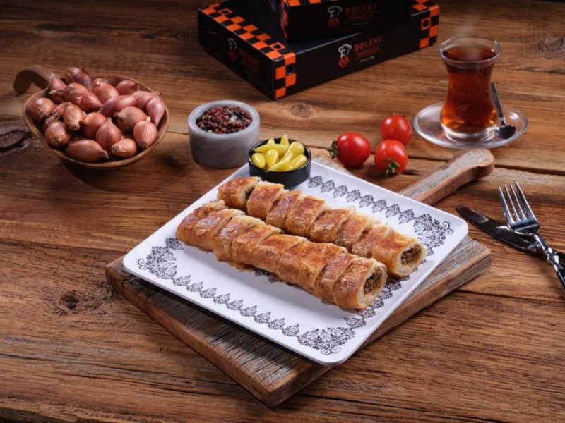 Bülent Börek Kıymalı Kol Böreği (750 gr)