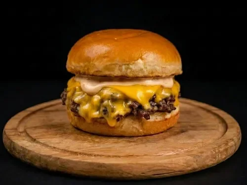 Classic Cheeseburger (120 g)