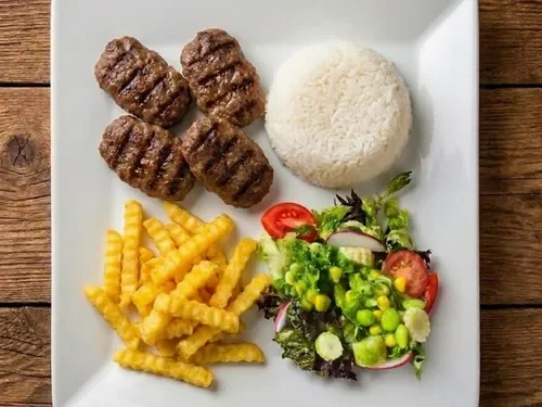 Izgara Köfte Tabağı