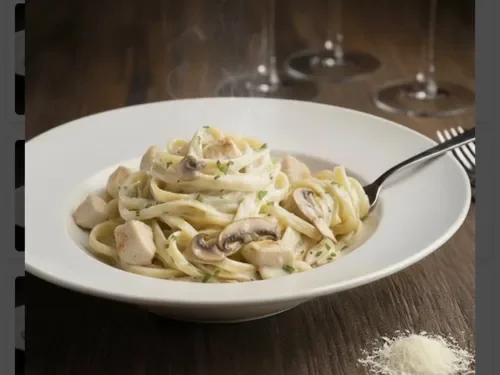 Kremalı Mantarlı Tavuklu Fettucine