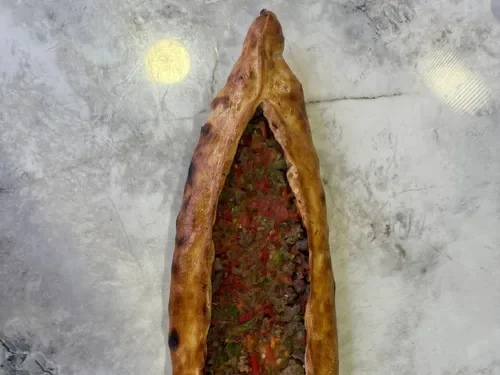 Kuşbaşılı Pide