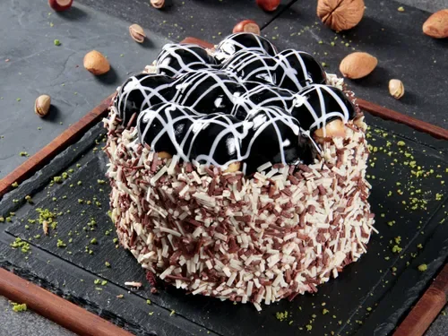 Profiterollü Pasta (8 - 10 Kişilik)
