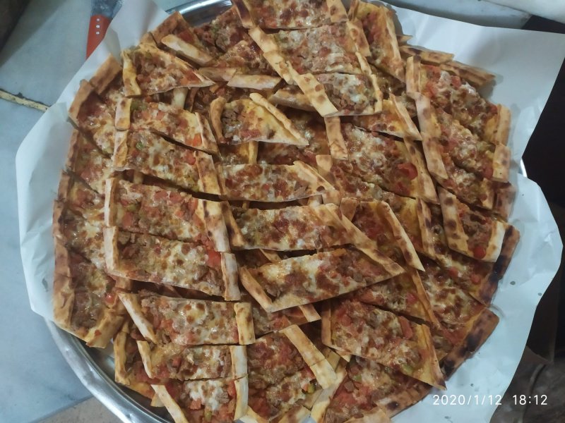 Kıymalı Kaşarlı Pide