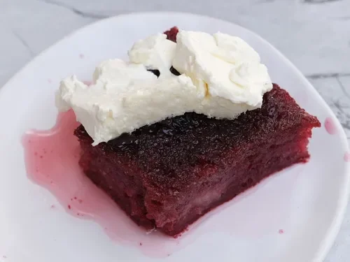 Kaymaklı Vişneli Ekmek Kadayıfı