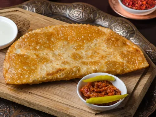 Kıymalı & Peynirli Çi Börek (1 Adet)