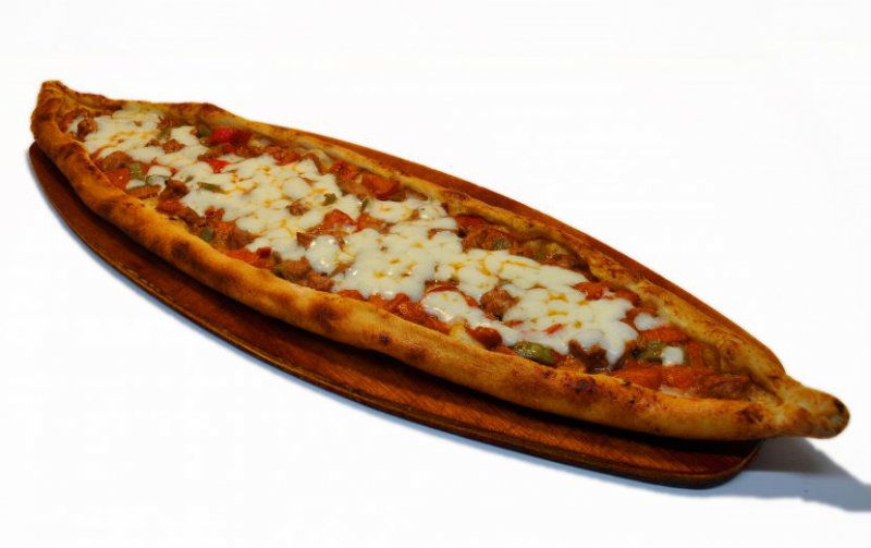 Kuşbaşılı Kaşarlı pide