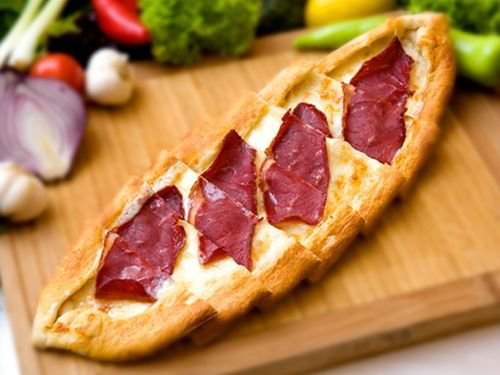 Pastırmalı Yumurtalı Pide