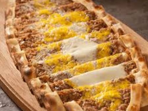 Kıymalı Yumurtalı Pide
