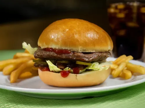 Acılı Burger Menü (100 g)
