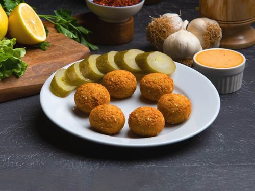 Humus Dolgulu Falafel Porsiyon