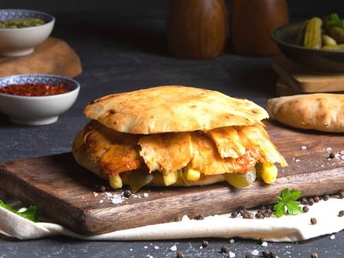 Tombik Ekmek Arası Tavuk Döner