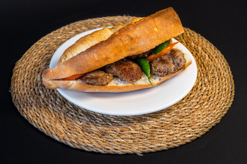 3/4 Ekmek Arası Izgara Köfte