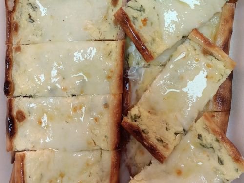 Kesikli Kaşarlı Pide