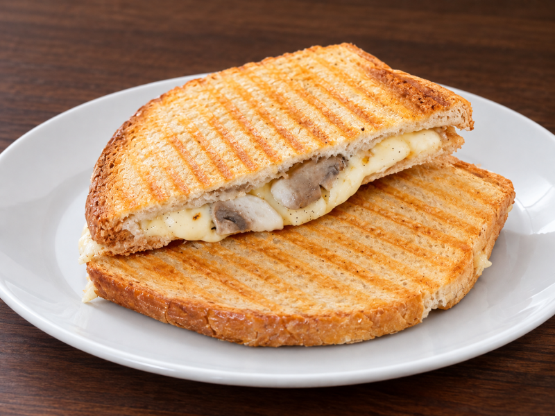 Mantarlı Kaşarlı Tost