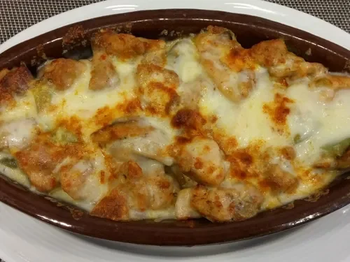 Kiremitte Kaşarlı Tavuk Sote