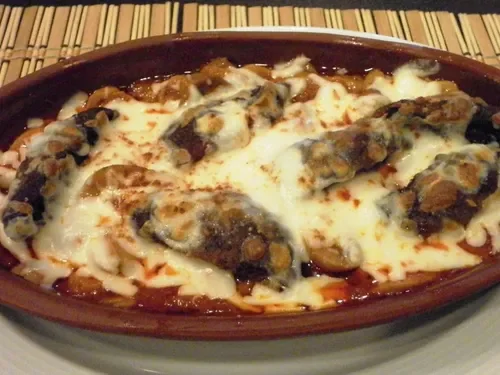 Kiremitte Kaşarlı Mantarlı Köfte