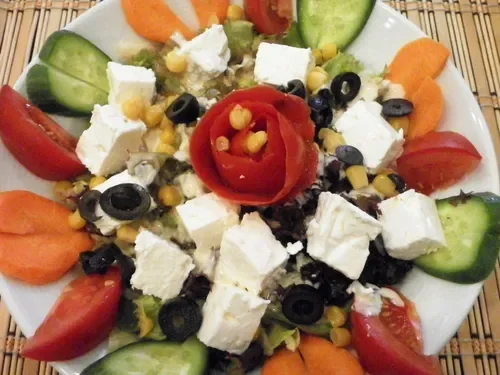 Beyaz Peynirli Salata