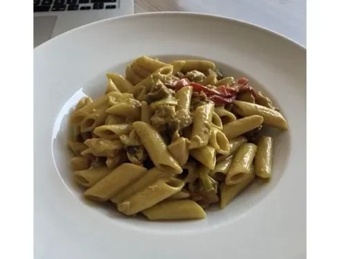 Köri Soslu Tavuklu Makarna (350 g)