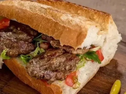 Köfte Ekmek + Uludağ Gazoz