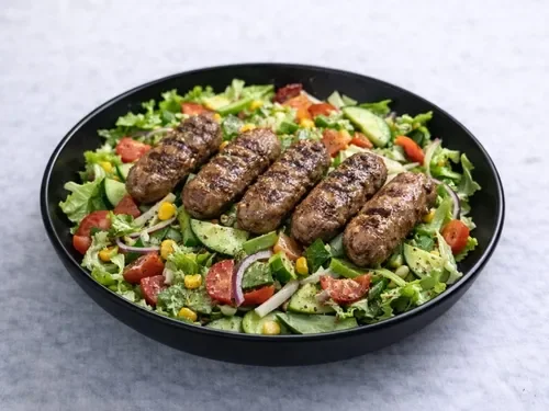 Izgara Köfteli Salata