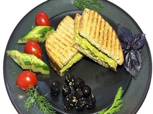 Avokado Kremalı Tam Buğday Tost