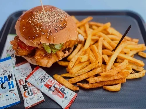 Cajun Baharatlı Çıtır Tavuk Burger (150 g)