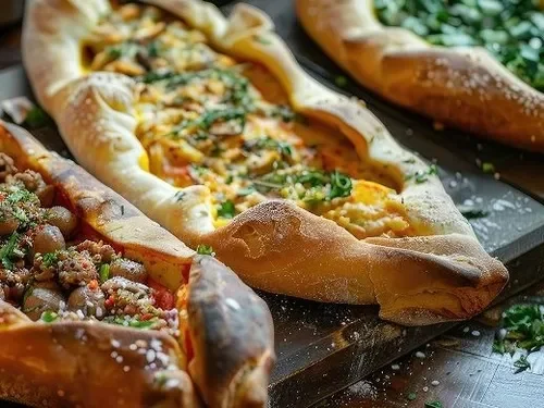 Kıymalı Kaşarlı Pide