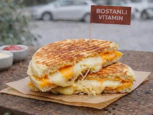 Üç Peynirli Bazlama Tost