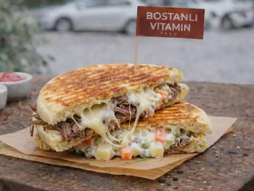 Kavurmalı Kaşarlı Tost