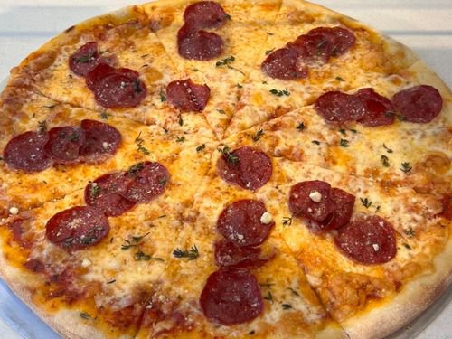 Büyük Boy Sucuklu Pizza (8 Dilim)