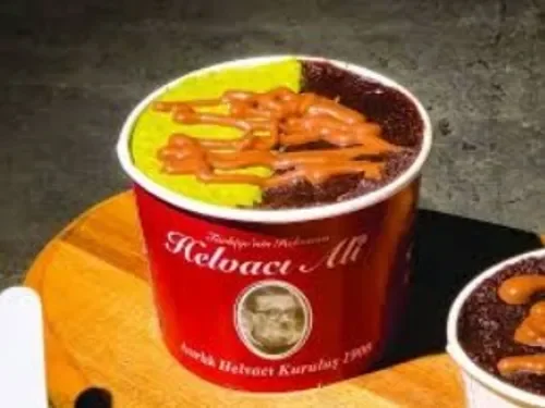 Dondurmalı Dubai Soslu Çikolatalı İrmik Helvası (Ekstra Boy) 