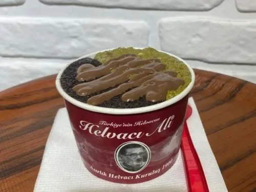 Dondurmasız Dubai Soslu Çikolatalı İrmik Helvası (Ekstra Boy)