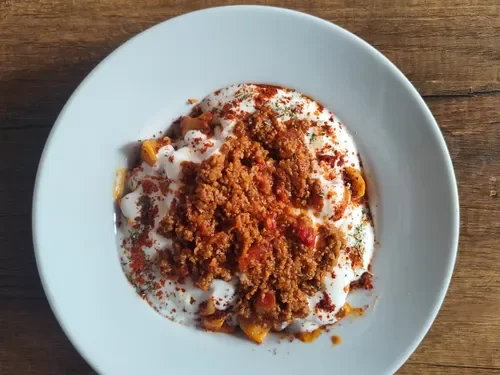 Bolognes Soslu Ev Yapım Özbek Mantı