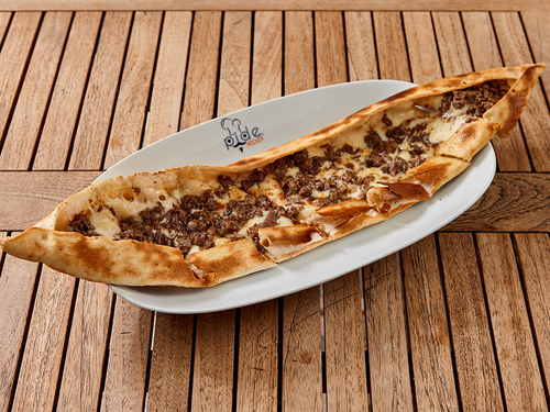 Kavurmalı Kaşarlı Pide