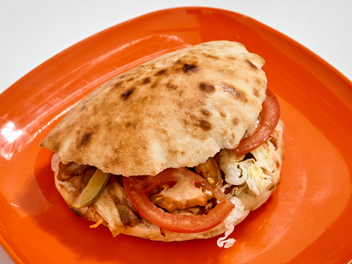 Tombik Ekmek Tavuk Döner