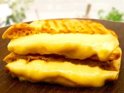 Kaşarlı Tost (Tostarella)