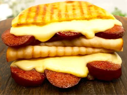 Fümeli ve Sucuklu Tost (Bitirim İkili)