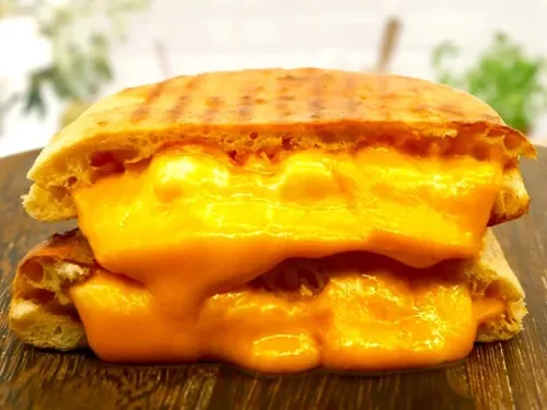 3 Peynirli (Trio Tost)