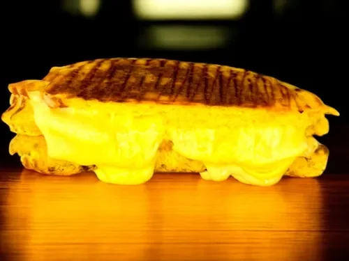 Baz Yumurtalı Kaşarlı (Yumy Tost)