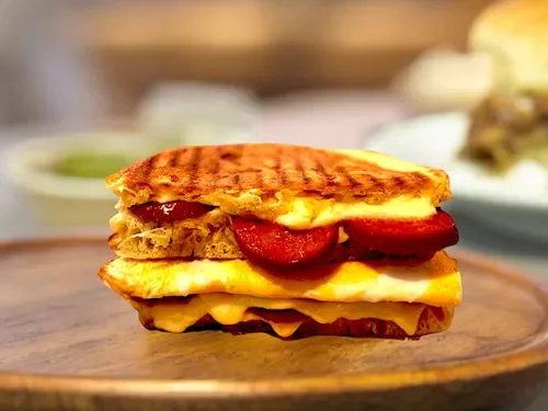 Baz Yumurtalı Sucuklu (Tost Sultanı)