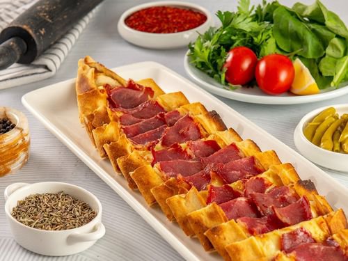 Pastırmalı Kaşarlı Pide