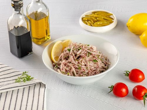 Sumaklı Soğan Salatası