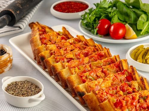 Tavuklu Pide