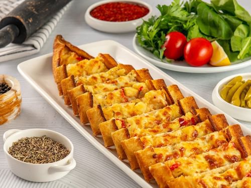 Patatesli Kaşarlı Pide
