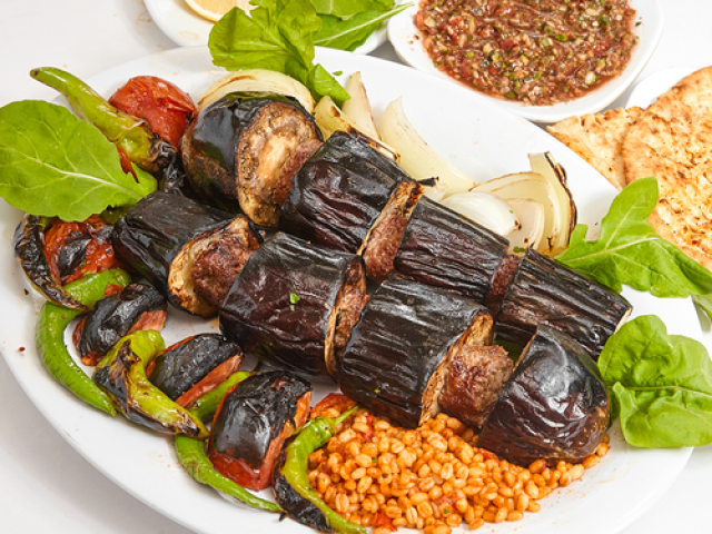 Patlıcanlı Kebap (200 gr et)