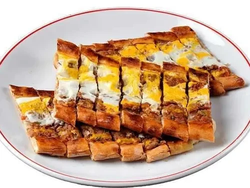 Kavurmalı Yumurtalı Pide