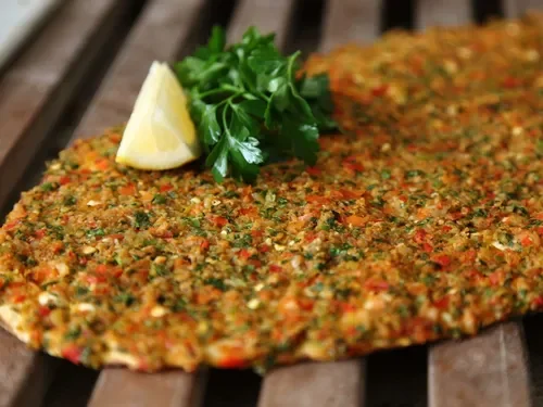 Özel Antep Lahmacunu