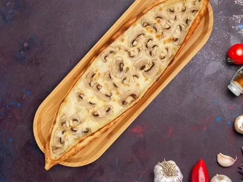 Mantarlı Kaşarlı Pide