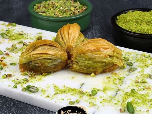 Fıstıklı Kaymaklı Midye Baklava (3 Dilim)